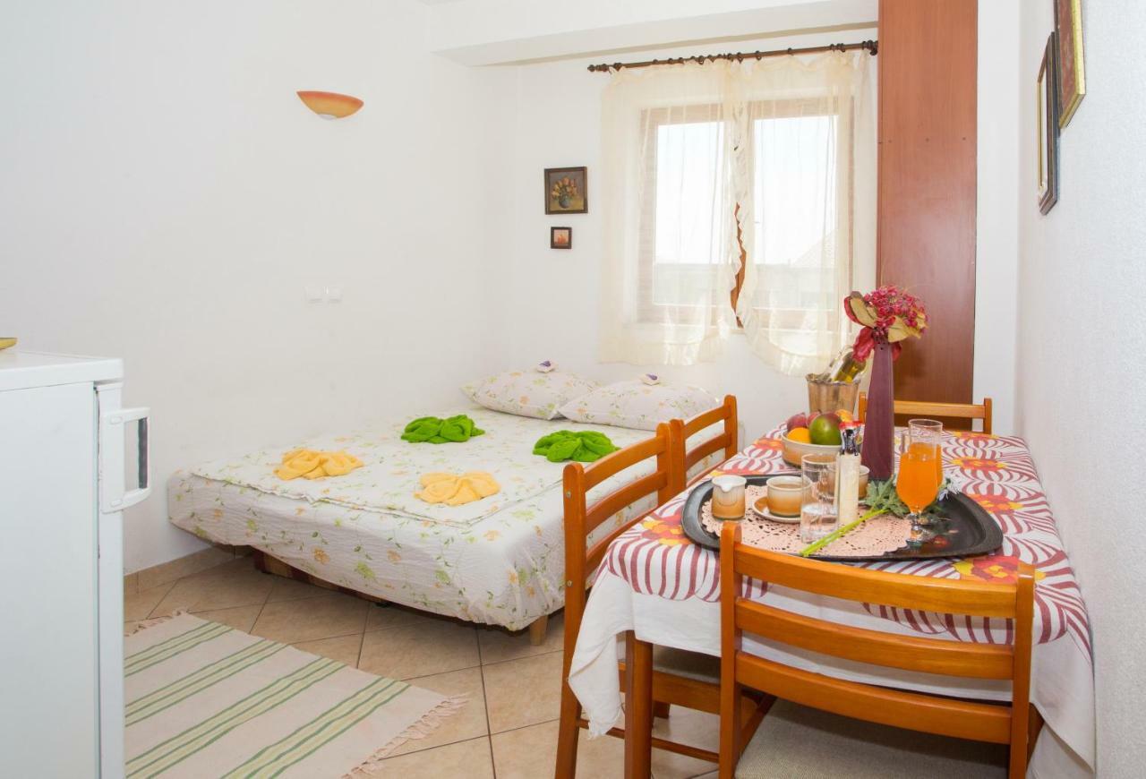 Apartments Mihic มาคาร์สกา ภายนอก รูปภาพ