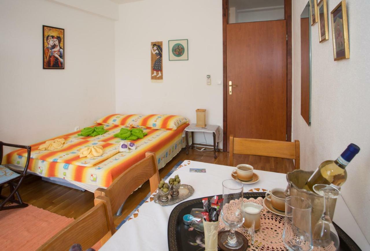 Apartments Mihic มาคาร์สกา ภายนอก รูปภาพ