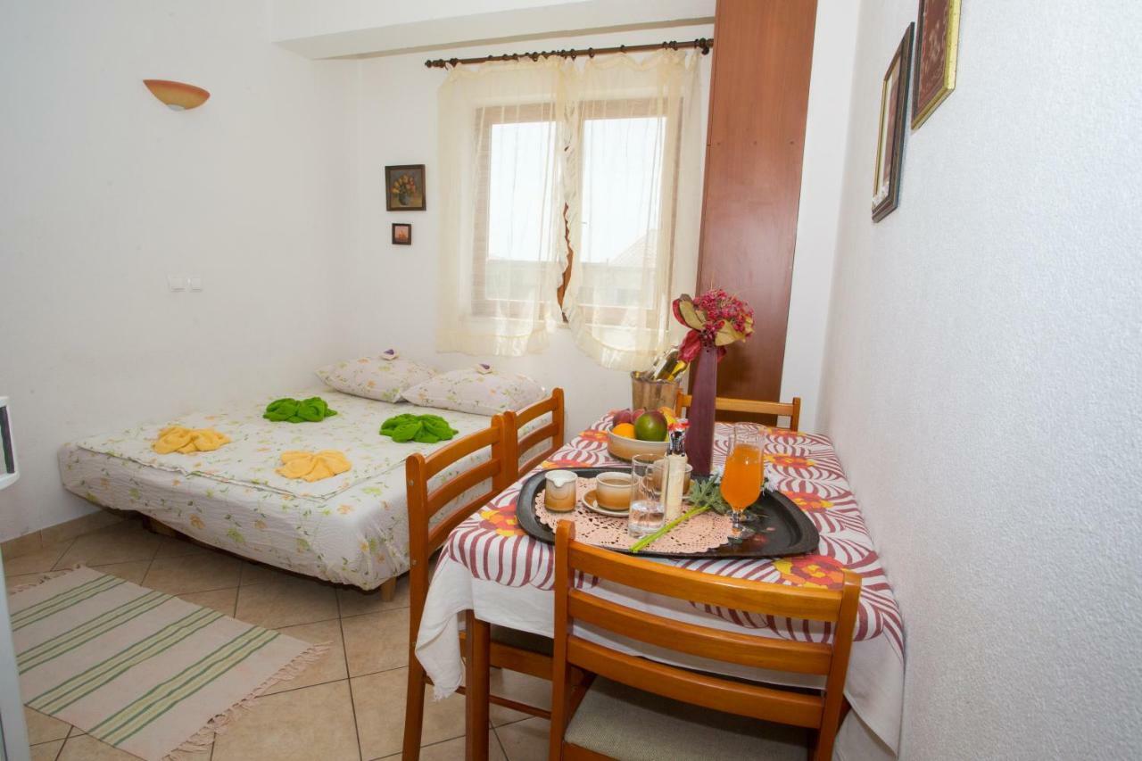 Apartments Mihic มาคาร์สกา ภายนอก รูปภาพ